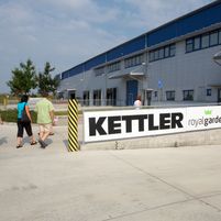 Reportáž: Ceny od firmy KETTLER v hodnotě 210.000 Kč získali Pavlechovi a posluchačka s nejpřesnějším tipem